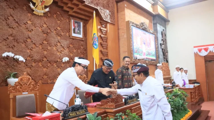 Seluruh Fraksi DPRD Sepakati Ranperda Pertanggungjawaban APBD 2025