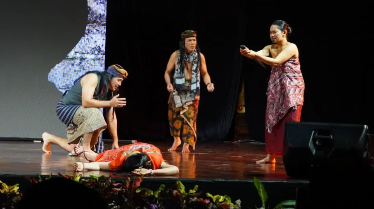 Teater Agustus Membaca Bali Lewat Pentas "Prasasti" FSBJ VIII 2026