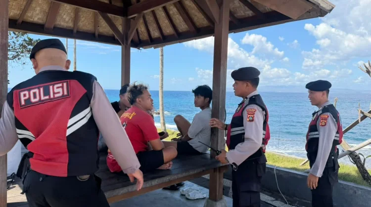 Patroli Dialogis Sat Samapta Polres Klungkung Hadirkan Rasa Aman di Rest Area