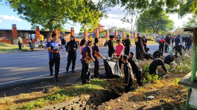 Gilimanuk Gencarkan Bersih Sampah Plastik di Pintu Masuk Bali