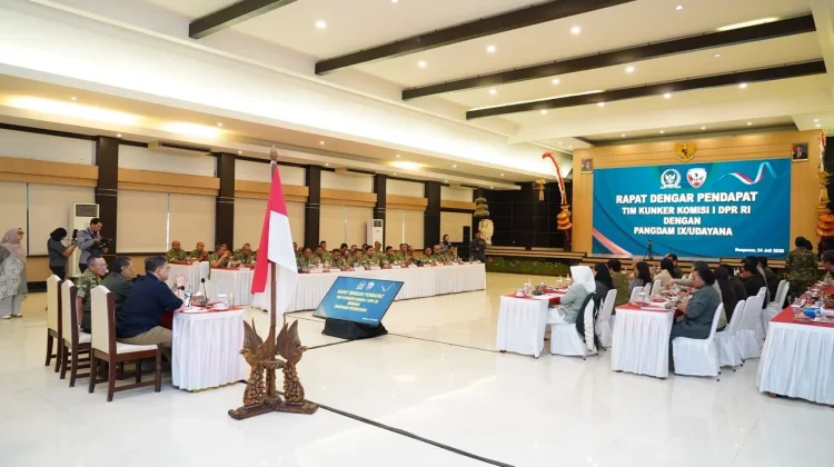 Komisi I DPR Bahas Penguatan Pertahanan Perbatasan Bersama Pangdam