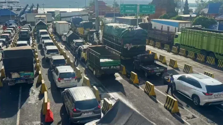 Penyeberangan Ketapang-Gilimanuk Sempat Tutup Berkali-kali akibat Cuaca Buruk