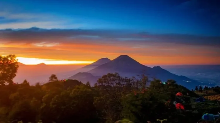 Lima Wisata Sunrise Terbaik di Indonesia yang Wajib Masuk Bucket List