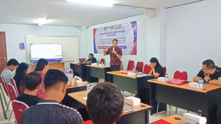 Pelatihan PjBL Untrim Sasar Guru PJOK Jembrana