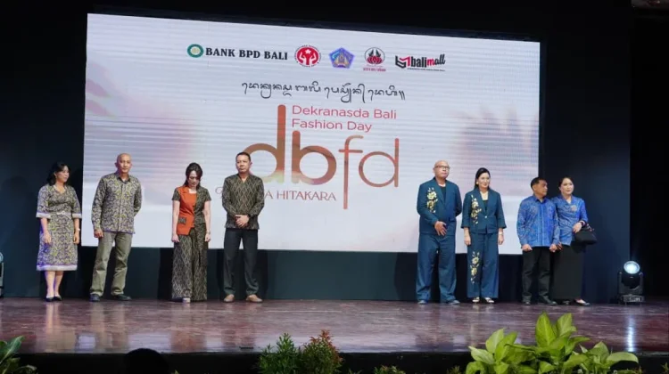 Ny. Putri Koster Ajak ASN dan Masyarakat Cintai Wastra Bali