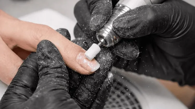 Bukan Sekadar Aturan, Ini Alasan Nail Art Dilarang saat Operasi