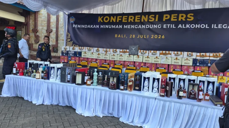 Bea Cukai Gagalkan Peredaran Ribuan Botol Miras Ilegal di Bali