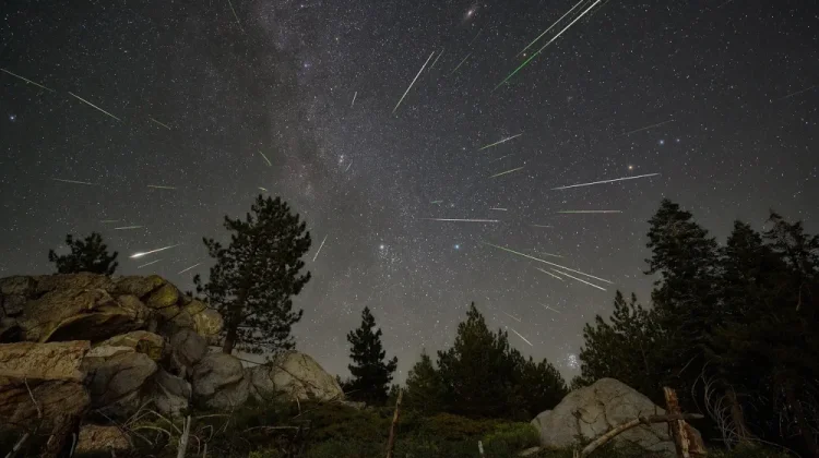 Siap-siap! Hujan Meteor Perseid akan Mencapai Puncaknya di Bulan Agustus 2026