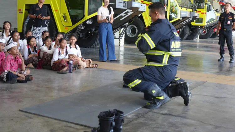 Bandara Ngurah Rai Edukasi Anak tentang Keselamatan Penerbangan