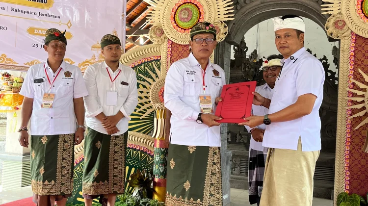 Mempererat Sinergitas, Bupati bersama OPD Kompak Hadiri Pengukuhan Bendesa Adat