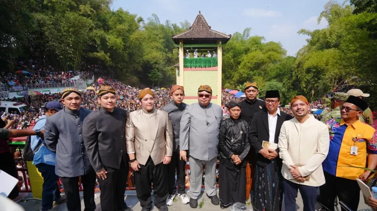 Grebeg Ageng Andum Apem Yaagawiyyu Gerakkan Perekonomian Lokal