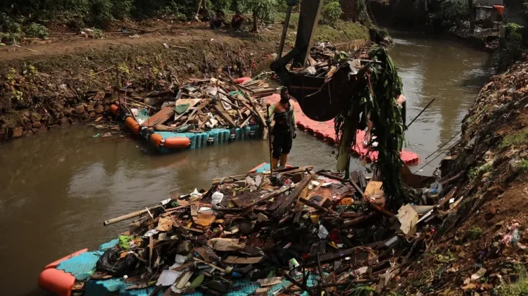 Penanganan Sampah Hulu dan Hilir Perlu Diatur Terpisah