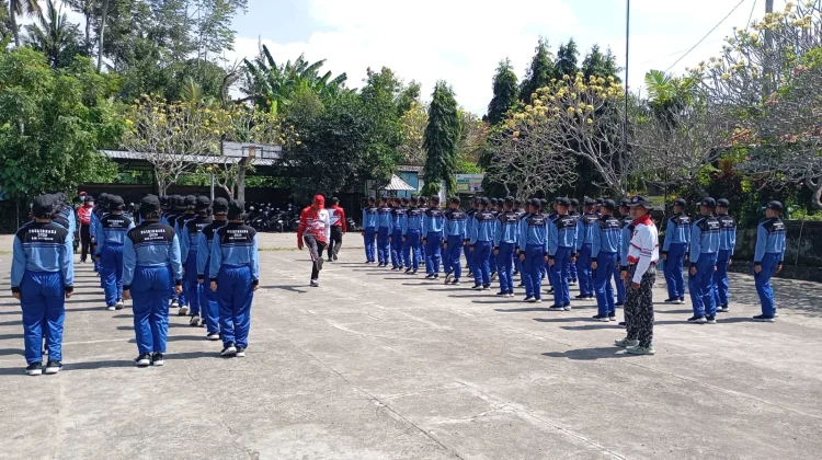 Calon Paskibraka Klungkung Jalani Latihan Intensif bersama TNI Polri