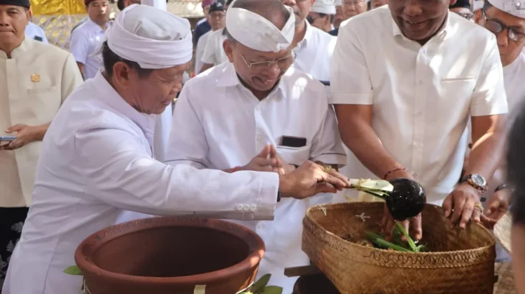 Gubernur Koster: Atma Wedana Massal Perkuat Gotong Royong