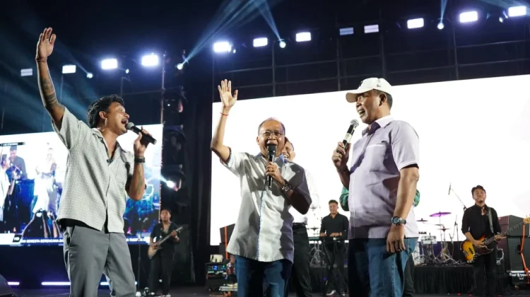 Ribuan Warga Rayakan Tumpek Krulut, Koster Bantu 30 Pelajar