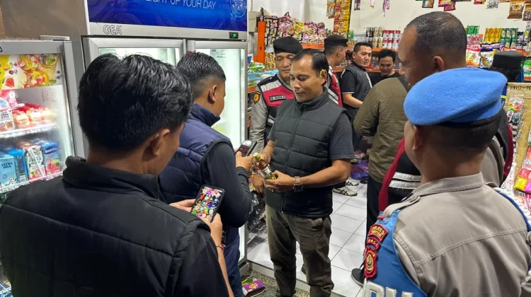Patroli Polres Gianyar Imbau Penjualan Minuman Beralkohol