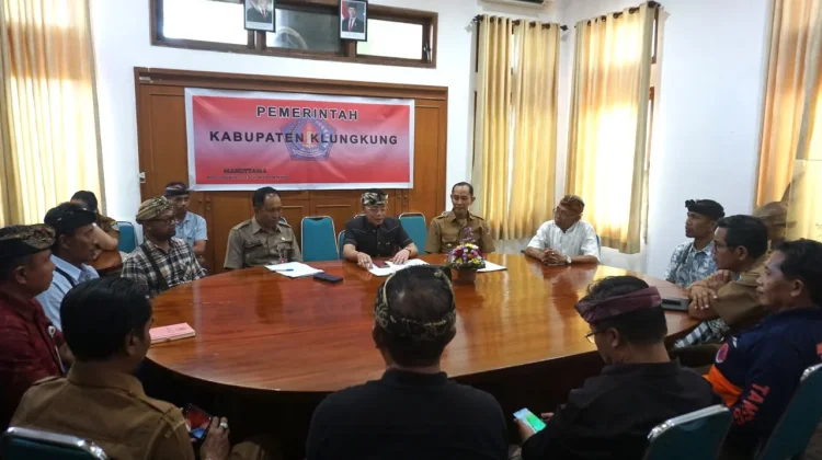Pemkab Klungkung Jaga Ketepatan Waktu Penataan Pura Watu Klotok