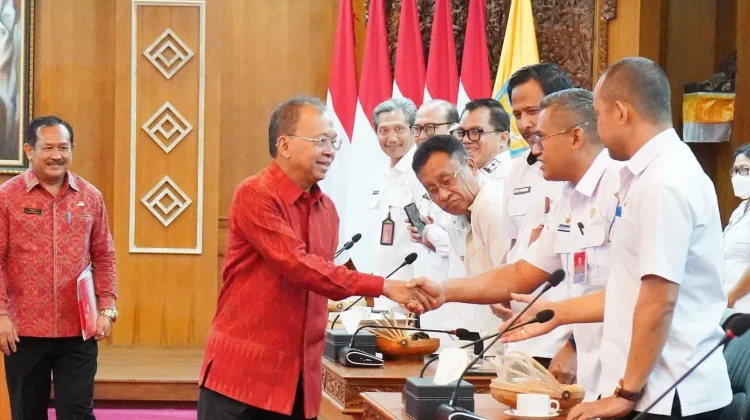 Hotel, Villa, Restaurant, Mall di Bali Wajib Gunakan PLTS Atap