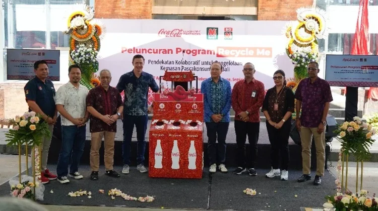 Coca-Cola System dan M Mart Luncurkan Inisiatif “Recycle Me” di Bali