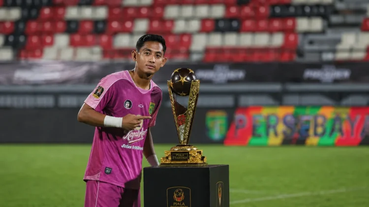 Prestasi yang Lahir di Bawah Mistar: Kisah Reza Arya Mengawal Gelar Persebaya