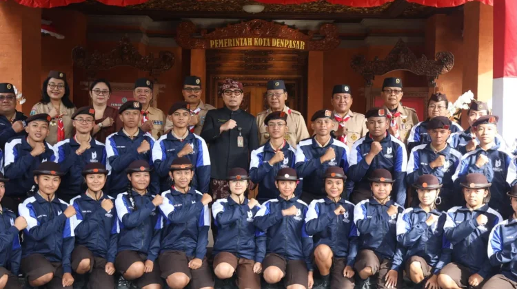 Wawali Arya Wibawa Lepas Kontingen Pramuka Denpasar ke Jambore Nasional 2026