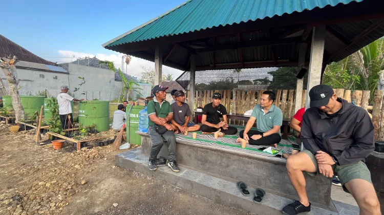 Kelola Sampah Organik Secara Mandiri, Bupati Kembang Apresiasi Warga Sri Mandala