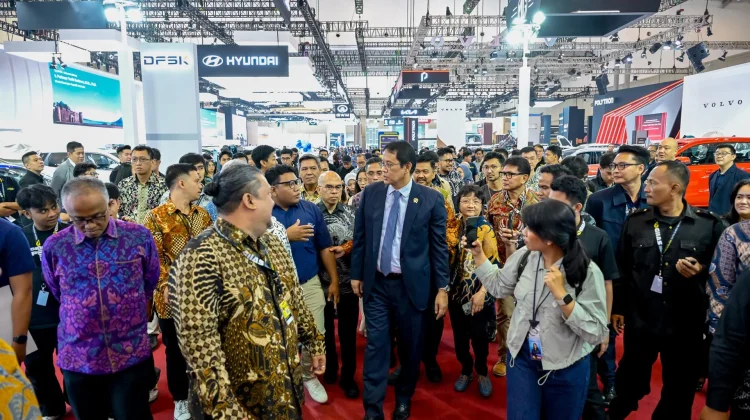 Menkeu Purbaya Pastikan Pemerintah Dukung Pertumbuhan Industri Otomotif