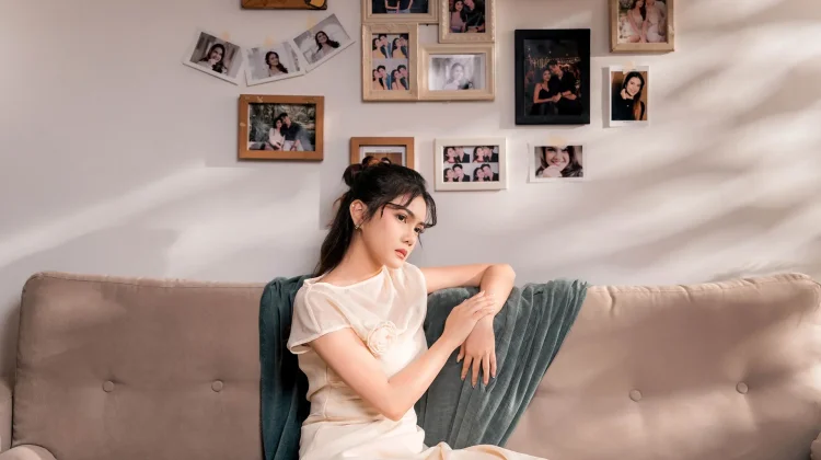 “Putar Arah” Menjadi Langkah Terbaru Syarla Marz di Dunia Musik