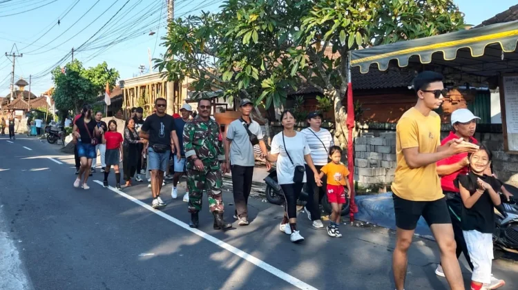 Babinsa Belumbang Perkuat Sinergi bersama Warga Sambut HUT RI ke-81