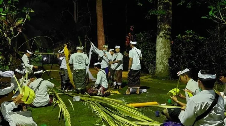Gotong Royong Tak Pernah Hilang, Hanya Berubah Bentuk