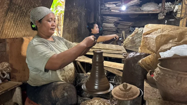 KUR BRI Perkuat Perajin Menjaga Tradisi Pengabenan Bali