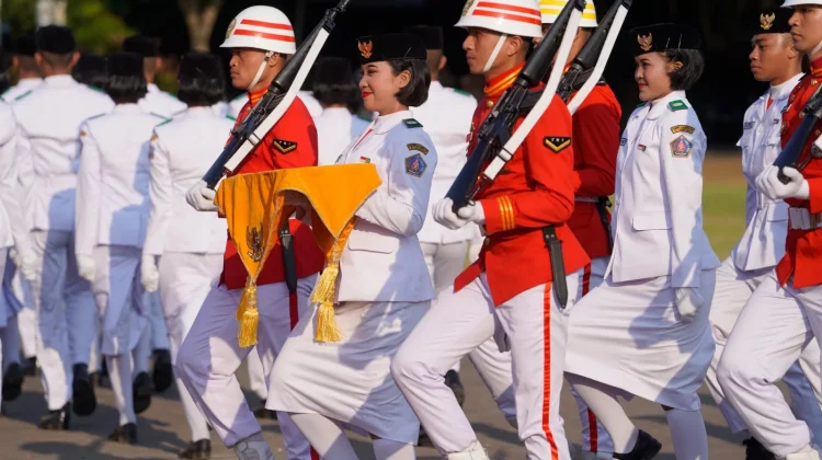 Upacara Penurunan Bendera HUT ke-81 RI di Klungkung Berlangsung Khidmat