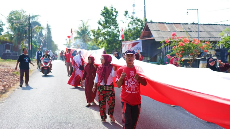 Semarak Kirab Bendera 81 Meter di Jembrana