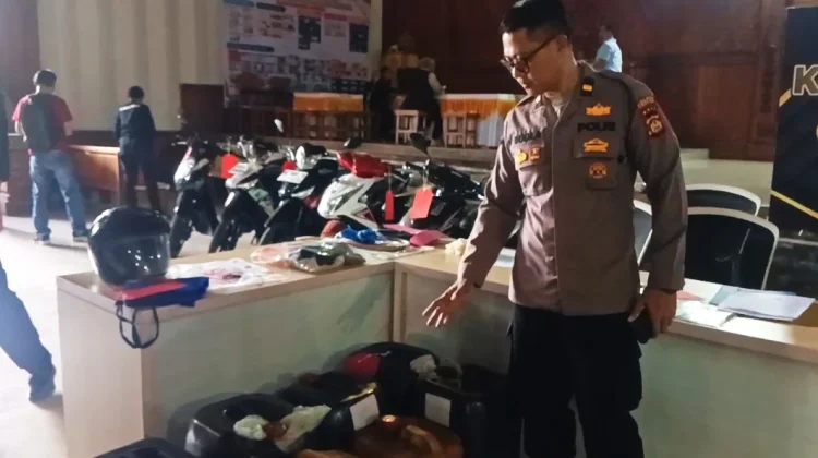 Pakai Banyak Barcode, Polres Jembrana Ungkap Penimbun Ratusan Liter Pertalite