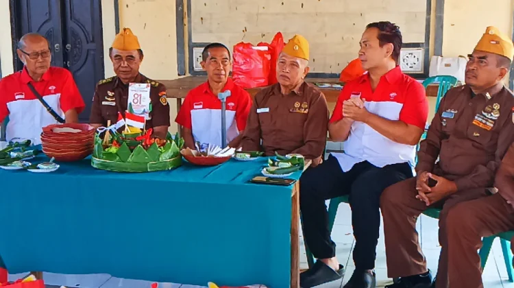 INTI Ajak Veteran Jembrana Rayakan HUT ke-81 RI dengan Potong Tumpeng