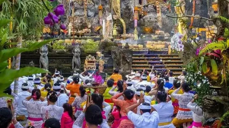 Apa yang Sebenarnya Dicari saat Kita Sembahyang?