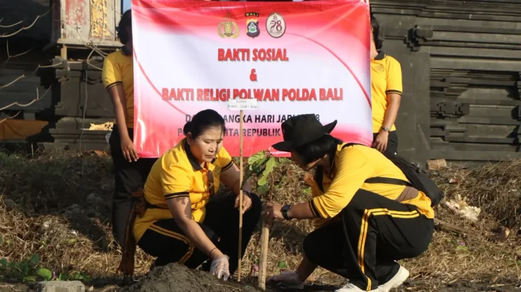 Polwan Polda Bali Tebar Kepedulian Sambut Hari Jadi
