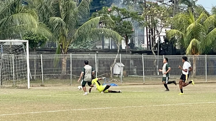 BHS Legend FC Jawab Tantangan Putra Perkanthi FC