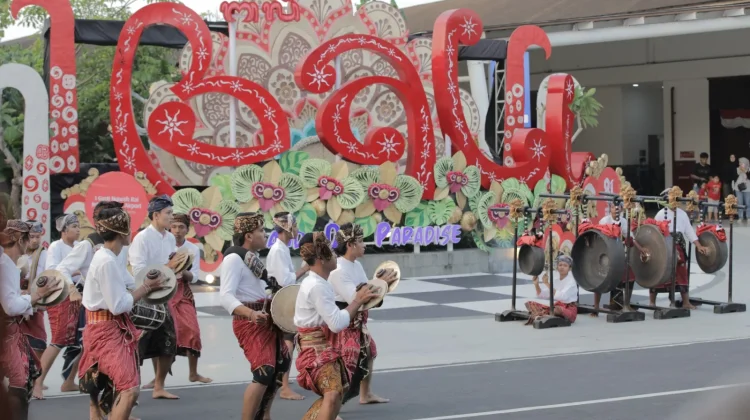 Seni Budaya hingga Bersih Pantai Warnai Peringatan HUT RI di Bandara Ngurah Rai