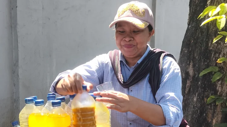 Sunarti Lestarikan Resep Jamu Warisan Keluarga