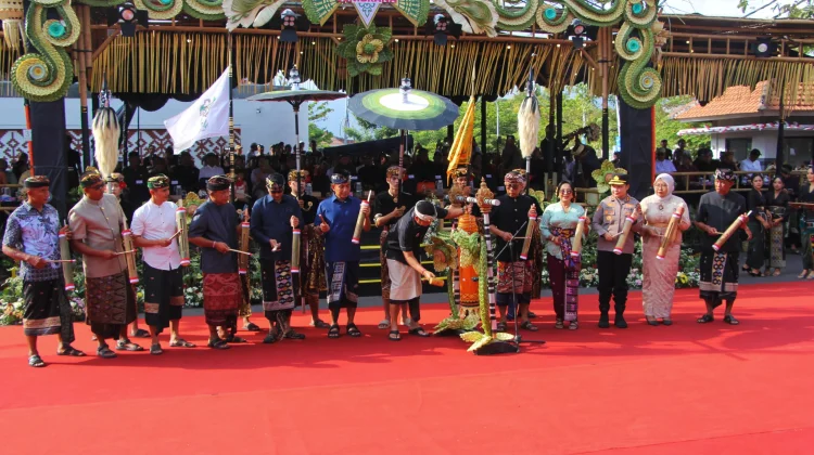 Semangat Ngayah Ribuan Seniman Hidupkan Parade Jembrana