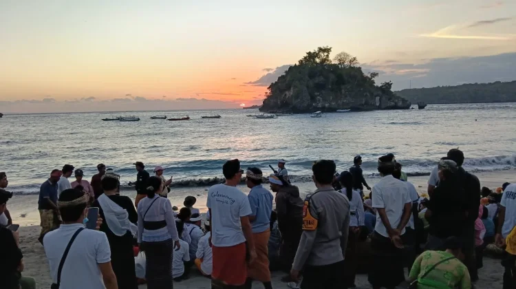 Polsek Klungkung Kawal Nyegare Gunung
