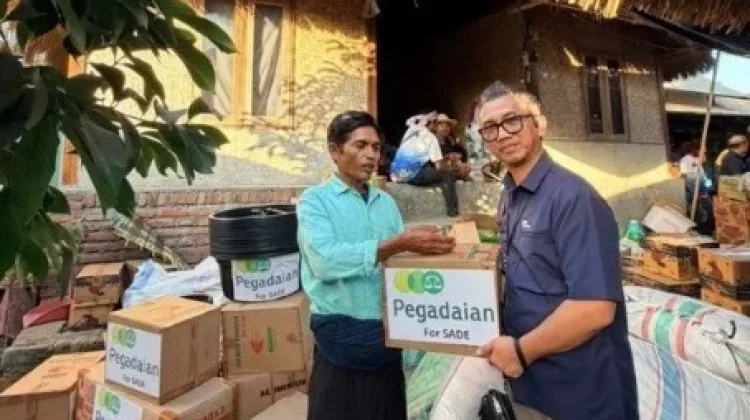 Pegadaian Salurkan Bantuan bagi Korban Kebakaran Desa Adat Sade