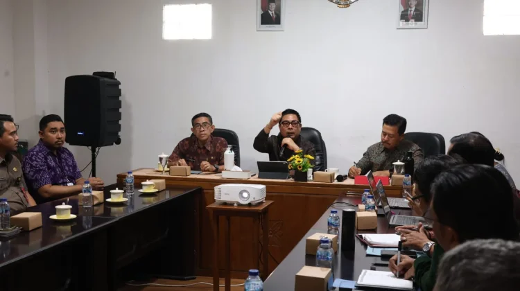 Wawali Arya Wibawa Tekankan Pembenahan Tata Kelola PD Pasar