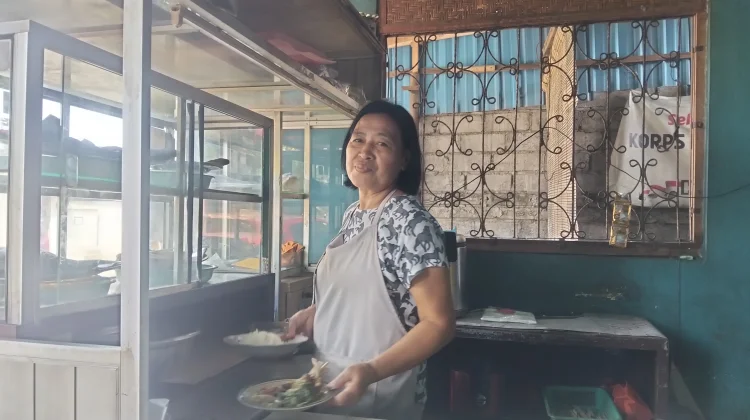 Made Sukami Pertahankan Kuliner Sate Languan