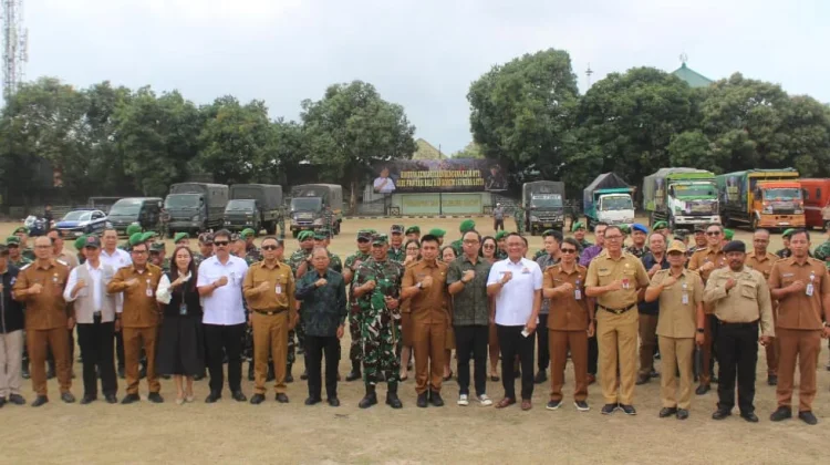 Gubernur Bali Lepas Bantuan Logistik untuk Korban Bencana NTT
