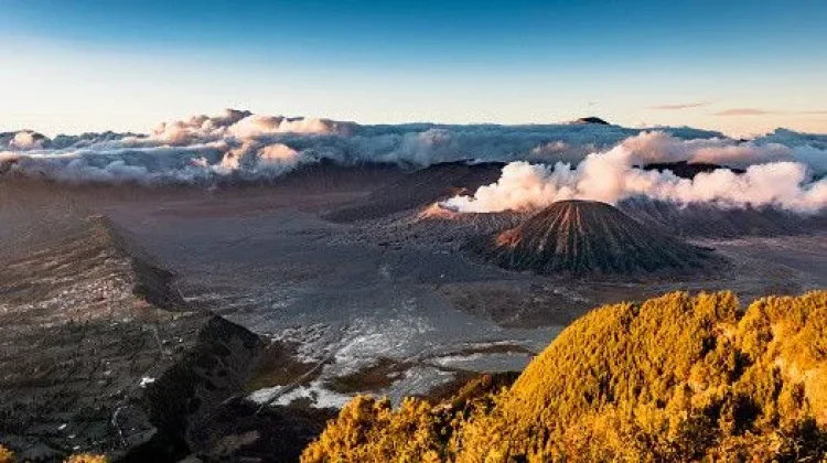 Dikelilingi Gunung Api, Ini Alasan Indonesia Ada di Cincin Api