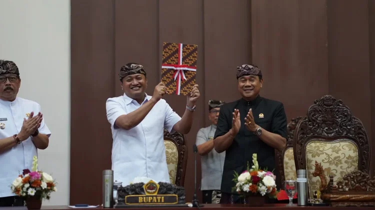 Pemkab dan DPRD Gianyar Sepakat Sahkan Dua Raperda Menjadi Perda