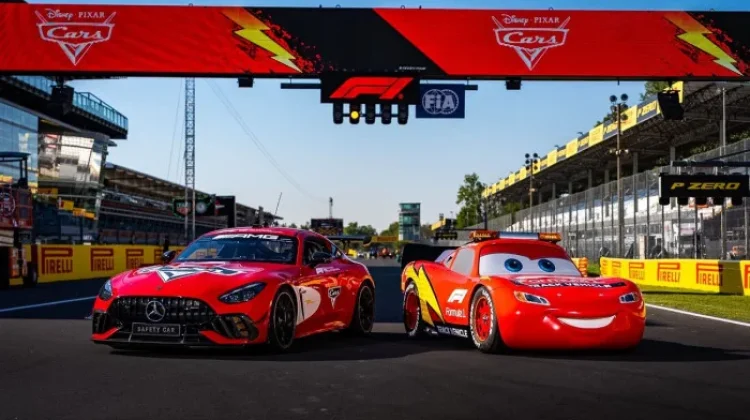 Karakter Ikonik 'Cars' Lightning McQueen Hadir di Dunia Nyata