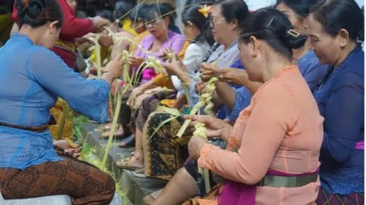 Manusia Berbudaya Bukan Sekadar Menjaga Tradisi